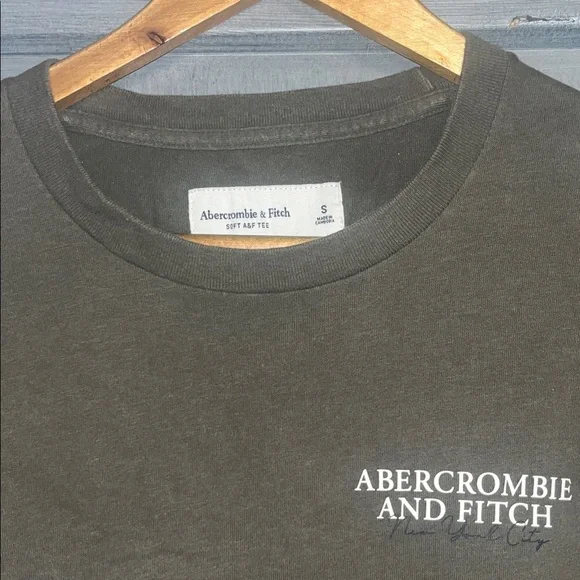 Abercrombie & Fitch Men’s Size Small Green NYC Soft Tee 100% Cotton - Picture 2 of 7